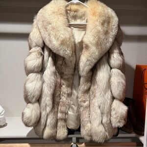 Fox Fur Coat Mid length Voluminous